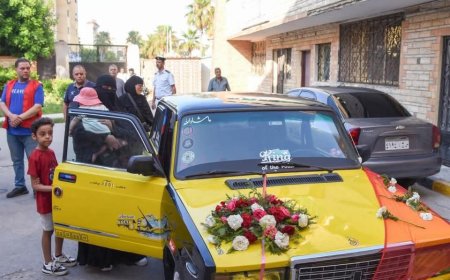 بحضور محافظ الإسكندرية.. تاكسي جديد للسائق المتضرر من عاصفة الإسكندرية