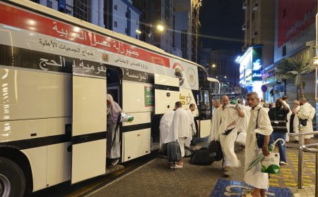 حجاج الجمعيات الأهلية يواصلون أداء المناسك ويرمون جمرة العقبة الكبرى.. والبعثة توفر كافة التيسيرات بمشعر منى