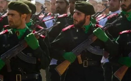 طهران تودّع كبار قادتها في جنازة مهيبة.. والحرس الثوري يتوعد بردّ مدوٍّ على اغتيال ضباط فيلق القدس