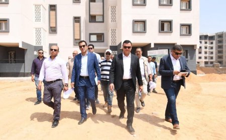 الإسكان الأخضر والبنية الصناعية على أجندة وزير الإسكان خلال زيارته للعاشر من رمضان