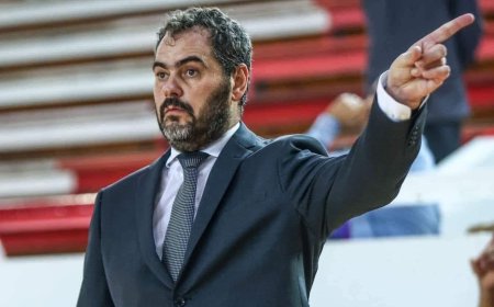 رسميًا.. رحيل الأسطورة أوجستي بوش عن تدريب سلة الأهلي بعد 4 مواسم تاريخية