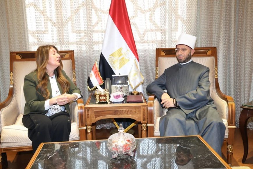 وزير الأوقاف يبحث مع السفيرة الأمريكية سبل التعاون في مواجهة التطرف
