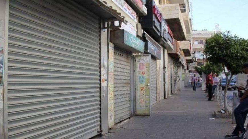 الحكومة تُعدل مواعيد غلق المحلات والمقاهي ضمن خطة لترشيد الكهرباء في الصيف