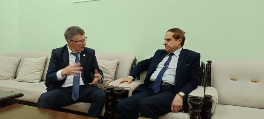 الأمين العام لرابطة الجامعات الإسلامية يلتقي رئيس المجموعة الاستراتيجية روسيا والعالم الإسلامي