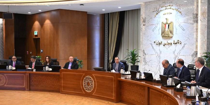 مدبولي يترأس لجنة الأزمات لبحث تداعيات التصعيد الإيراني ـ الإسرائيلي وتأمين احتياجات الطاقة والسلع