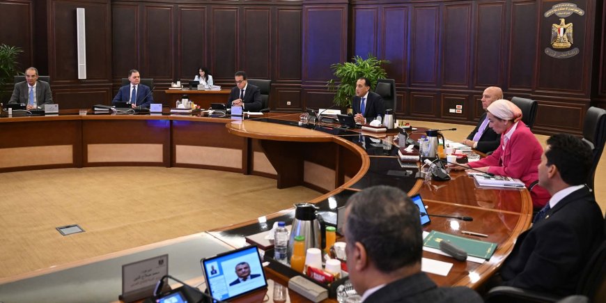 مدبولي: ضخ الغاز يعود للمصانع الجمعة.. والدولة ماضية في حماية الإنتاج وتوطين الصناعة