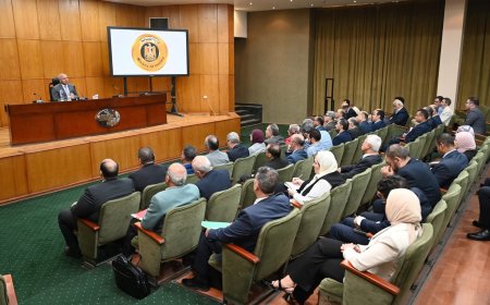 كامل الوزير يمهل مصانع الأسمنت شهرًا: تشغيل عاجل لكافة الخطوط ووقف سياسة «التخزين على حساب السوق»