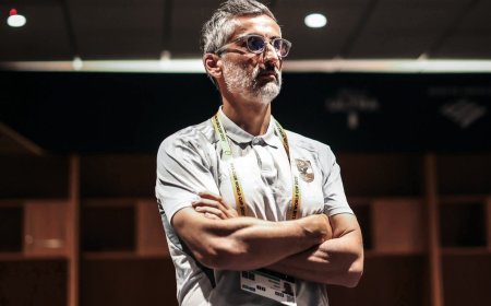 ريبيرو يطلب من الخطيب إلغاء منصب المدير الرياضي وعودة «مدير الكرة» قبل الموسم الجديد