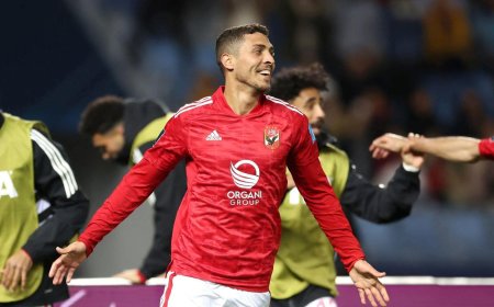 عاجل| شوبير يعلن عودة محمد شريف إلى الأهلي من جديد