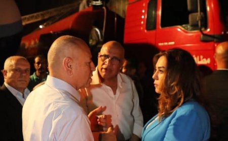 وزيرة التنمية المحلية تتابع مع محافظ القاهرة حريق سنترال رمسيس وتتابع عمليات الإطفاء ميدانيًا