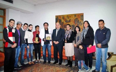 فرقة المسرح المصري تدعو وزير الثقافة وقيادات المسرح لحضور «وجوه» في موسمه التاسع وتفتح أبوابها للإعلام مجانًا