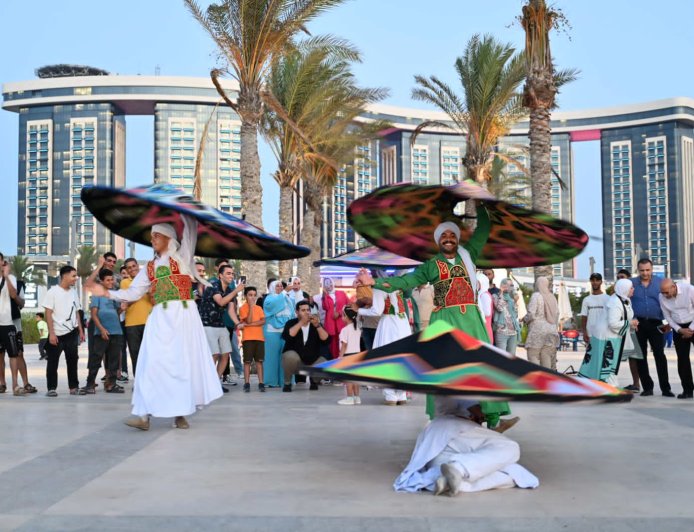 مهرجان «صيف بلدنا» ينطلق من العلمين الجديدة بحضور جماهيري ورسائل وطنية