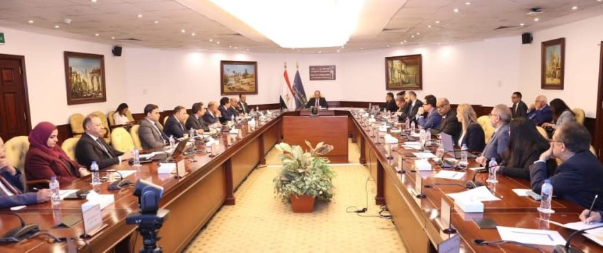 مصر تعيد تشكيل خريطتها الرقمية: اجتماع وطني يستعرض انطلاقة استراتيجية الذكاء الاصطناعي 2030