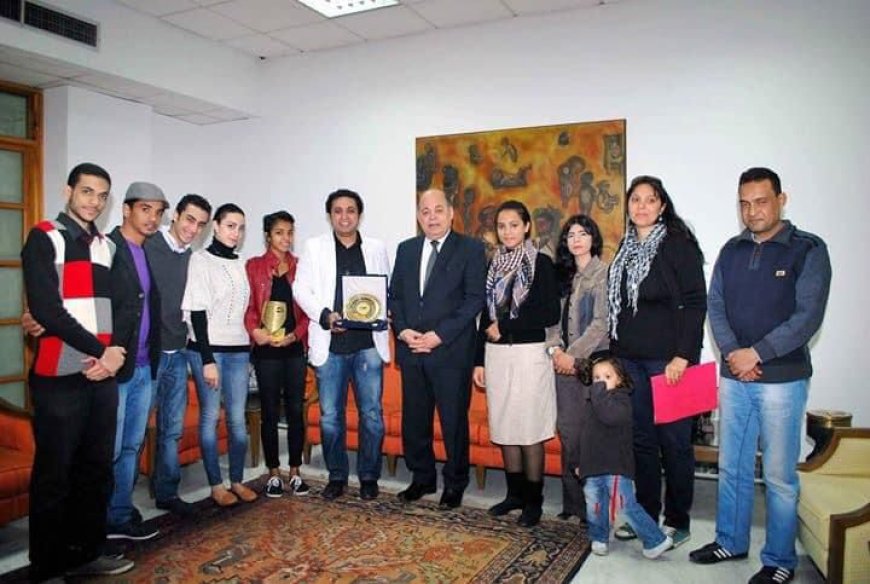 فرقة المسرح المصري تدعو وزير الثقافة وقيادات المسرح لحضور «وجوه» في موسمه التاسع وتفتح أبوابها للإعلام مجانًا