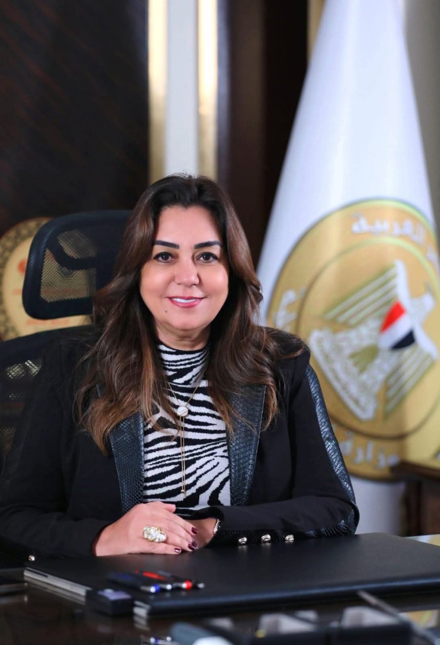 بتوجيهات القيادة السياسية.. د.منال عوض توجه المحافظين بإعادة توزيع المنافذ وتكثيف الرقابة التموينية