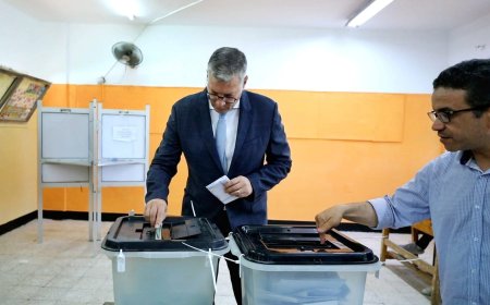 وزير البترول يدلي بصوته ويحث على المشاركة الوطنية