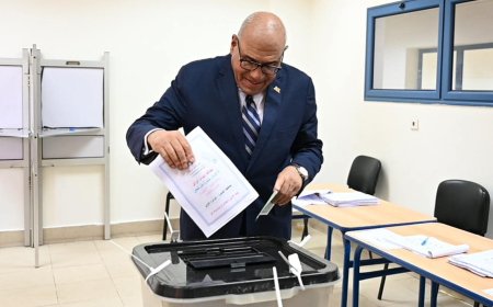 عبداللطيف يُشارك بالتصويت ويؤكد على وعي المصريين