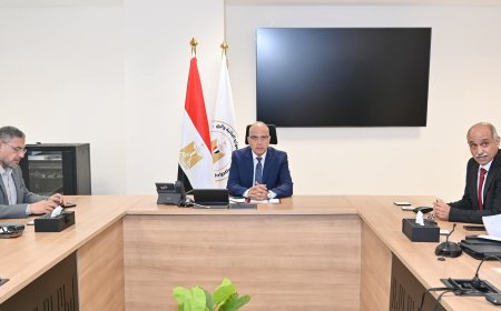 وزير الري يتفقد تطوير السد العالي وخزان أسوان