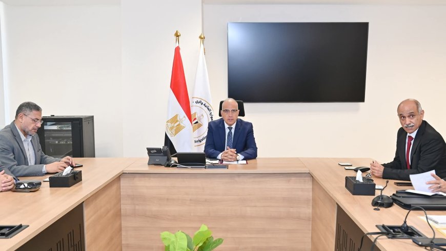 وزير الري يتفقد تطوير السد العالي وخزان أسوان