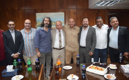 تجديد الثقة وتقدير المسيرة.. زملاء الأهرام يحتفلون بعيد ميلاد حسين كمونة
