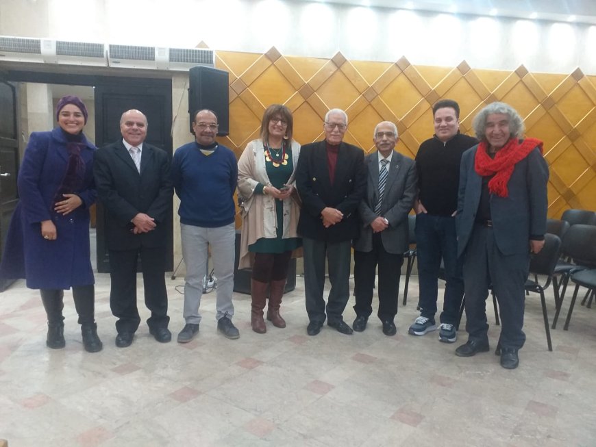 مناقشة ديوان «العشق الشافي» للشاعرة نجلاء أحمد حسن بمكتبة القاهرة الكبرى