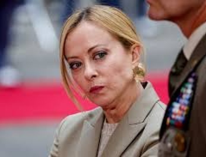 جورجيا ميلوني تقرر تعليق التجديد التلقائي لاتفاقية التعاون الدفاعي مع إسرائيل وسط ضغوط داخلية وتصاعد التوترات الإقليمية