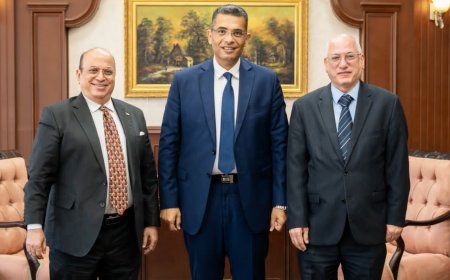 محافظ البحر الأحمر يتابع ترتيبات الدورة الرابعة لمهرجان الغردقة لسينما الشباب