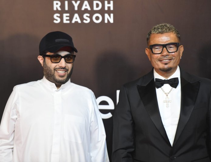 نجوم الفن والغناء يتألقون في العرض الخاص لفيلم «7DOGS» بحضور تركي آل الشيخ وعمرو دياب