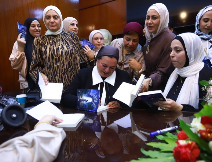 وسط حضور نخبوي مميز.. اتحاد كتاب مصر بالزمالك يشهد توقيع المجموعة القصصية "النور الأبيض" للكاتبة ريهام مدحت