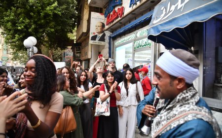 كشري أبو طارق يستقبل وفدًا من الجامعة البريطانية في مصر يضم 180 طالبًا