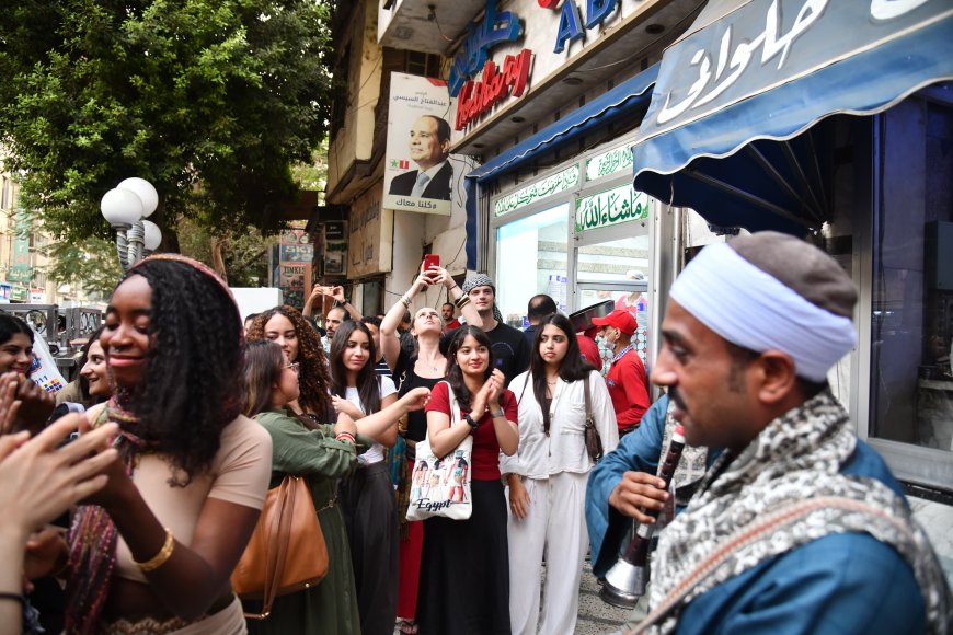 كشري أبو طارق يستقبل وفدًا من الجامعة البريطانية في مصر يضم 180 طالبًا